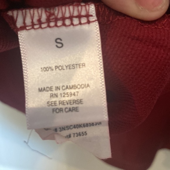 Dress Barn Roz and Ali size S Burgundy bell ruffle long sleeve top - Picture 4 of 5